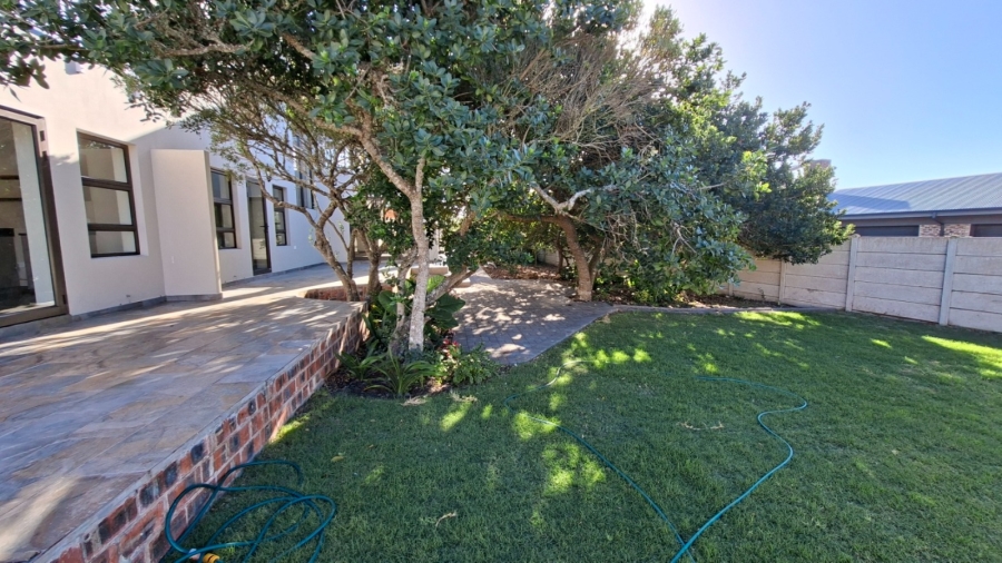 3 Bedroom Property for Sale in Stilbaai Wes Western Cape